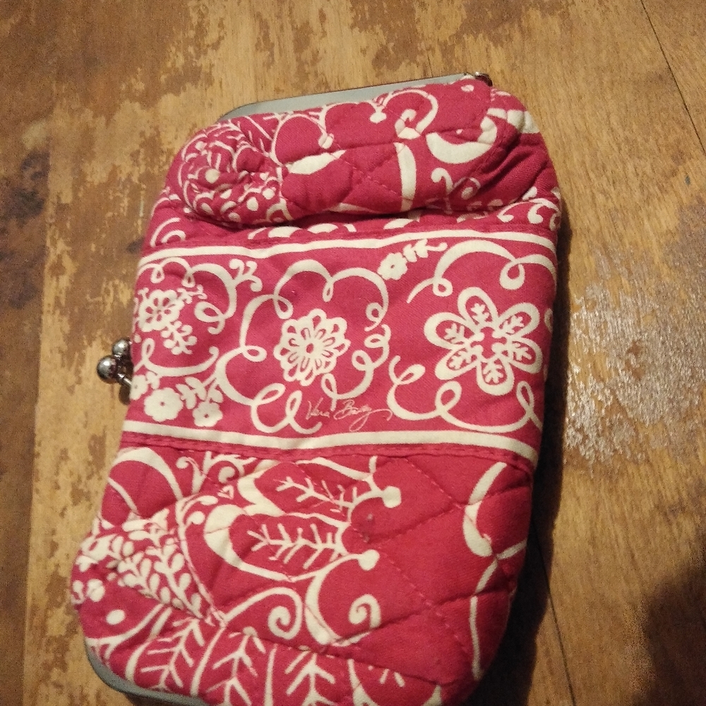 VERA BRADLEY CLUTH
